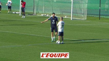 Rami réclame l'aide de la VAR à l'entraînement - Foot - CM 2018