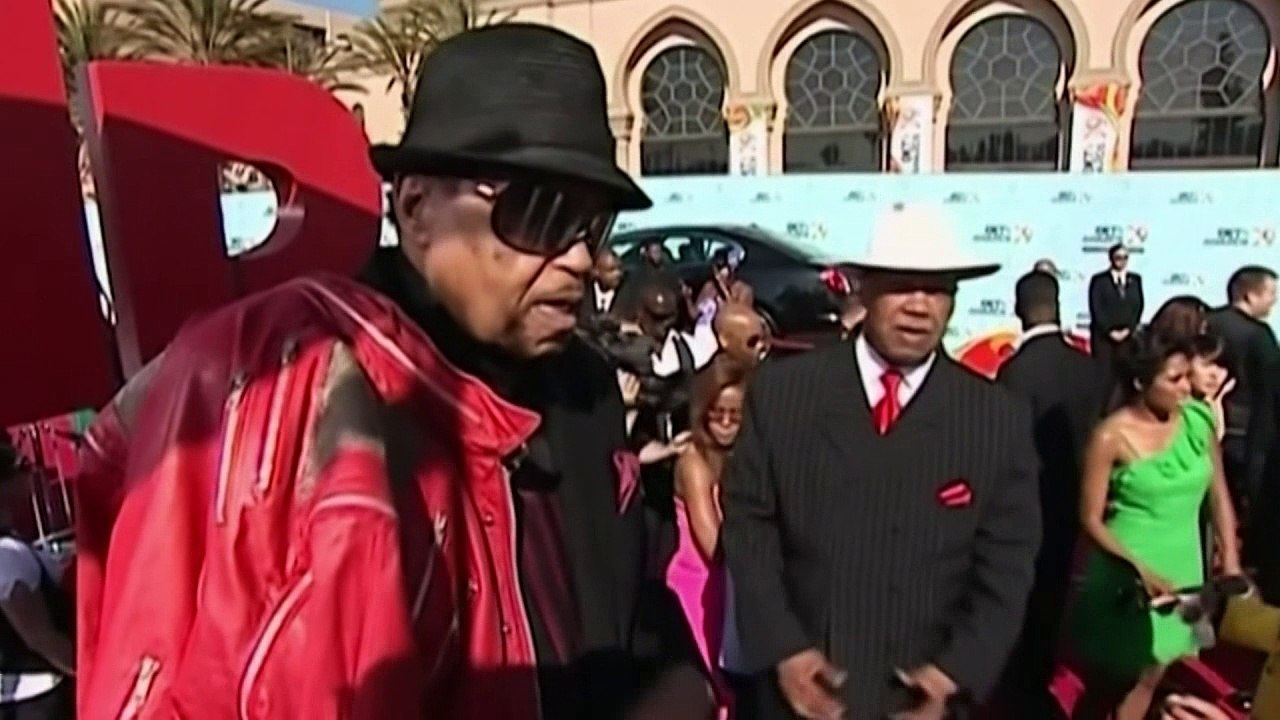 Joe Jackson, father of the Jackson family, dies aged 89