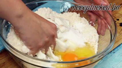 Omlós tészta és tökéletes töltelék! :) A nagyi ősrégi almáspite receptje! Recept: