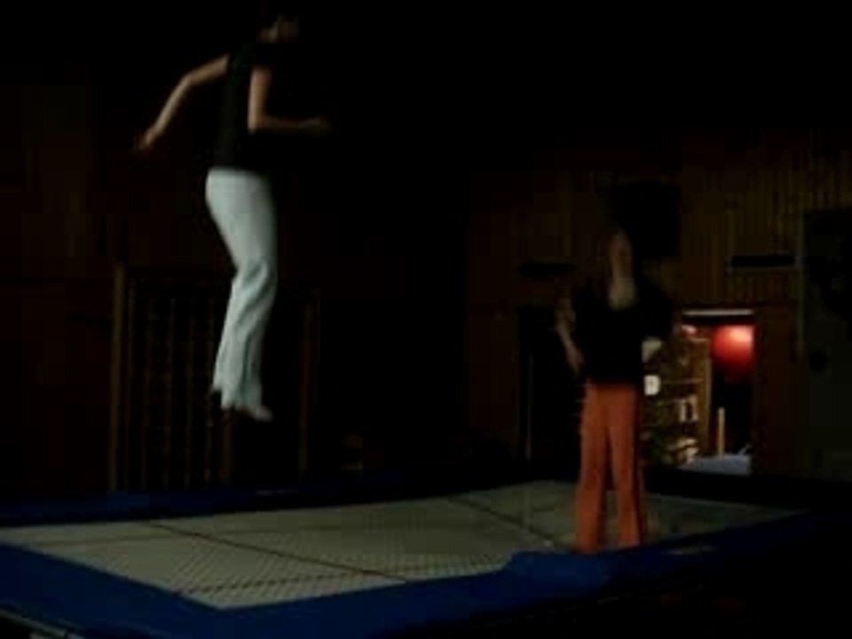 Vivi sur la trampoline