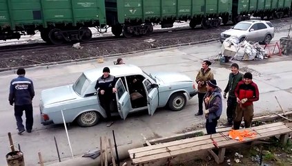 هل يمكنك حساب عدد ركاب هذه السيارة