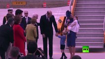 فيديو موقف محرج لرئيس وزراء كندا بسبب أمير بريطاني صغير!