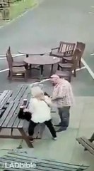 التعليق لكم