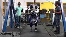 فيديو: خطوة جديدة نحو مستقبل الروبوتات .. روبوت يسير كالبشر