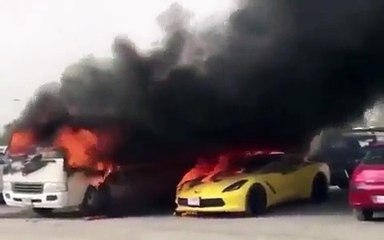 بالفيديو احتراق 11 سيارة في أوتليت مول في دبي