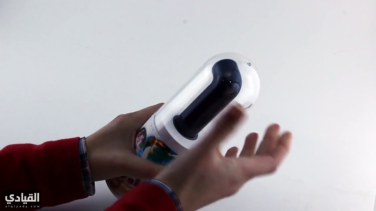 فيديو: فتح صندوق كاميرا إتش تي سي ري (HTC RE Camera)