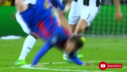 سقطة ميسي القوية في مباراة برشلونة ويوفنتوس