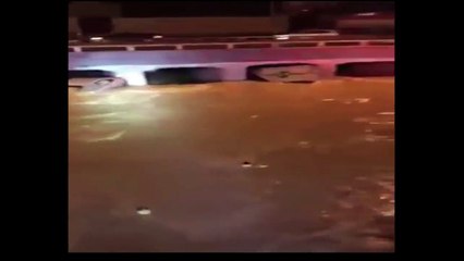 فيديو احتجاز سعودي داخل سيارته التي غمرتها المياه وهذا هو مصيره