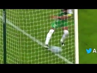 لقطة مثيرة للجدل في مباراة السعودية والعراق