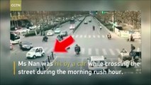 فيديو سيارة تدهس امرأة صينية مرتين خلال بضعة ثوانٍ وهذا ما حل بها