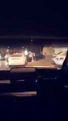 فيديو سرقة سيارة في السعودية تحت تهديد السلاح