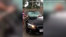 فيديو امرأة تحطم سيارة زوجها بعد 10 سنوات من الزواج لهذا السبب