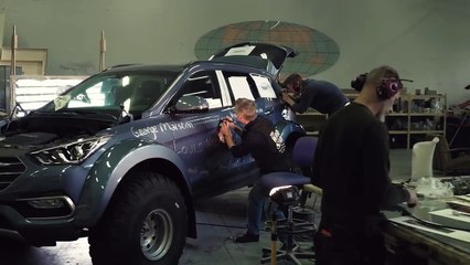 حفيد المستكشف البريطاني الشهير يقهر القطب الجنوبي بهيونداي سنتافي