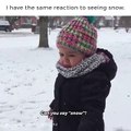 فيديو رد فعل غير متوقع لطفلة عندما سألتها والدتها هل تحب الثلج!