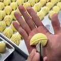 فيديو طريقة مبتكرة لتزيين كعك العيد: جددي تقليد عيد الفطر الأشهر!