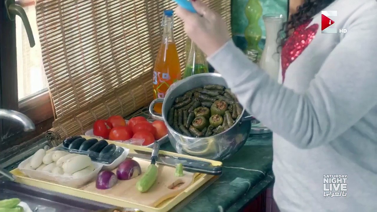 فيديو كوميدي لتغير حال الأم المصرية بعد استخدام الهواتف الذكية