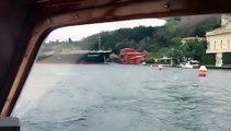 فيديو: شاهدوا لحظة اصطدام سفينة بفيلا تاريخية بتركيا