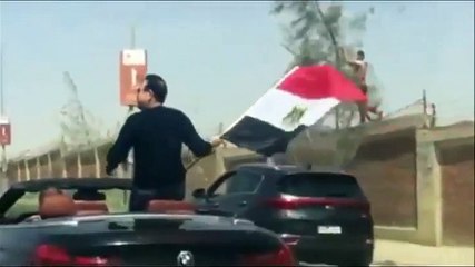 فيديو: حكيم يقود "زفة انتخابية" على أنغام أغنية "أبو الرجولة"