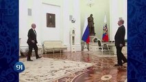 فيديو: شاهدوا فلاديمير بوتين يستعرض مهاراته بالكرة مع رئيس فيفا