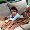 فيديو رد فعل طفلة بعد أن أخبرتها بوالدتها بأنهم أكلوا الحلوى خاصتها