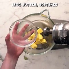 فيديو طريقة تحضير تارت Neenish السحري باللونين الزهري والبني