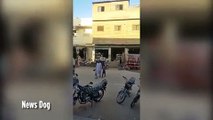 فيديو.. 11 شخصاً يتكدسون على متن دراجة نارية في مشهد أثار ذهول الجميع