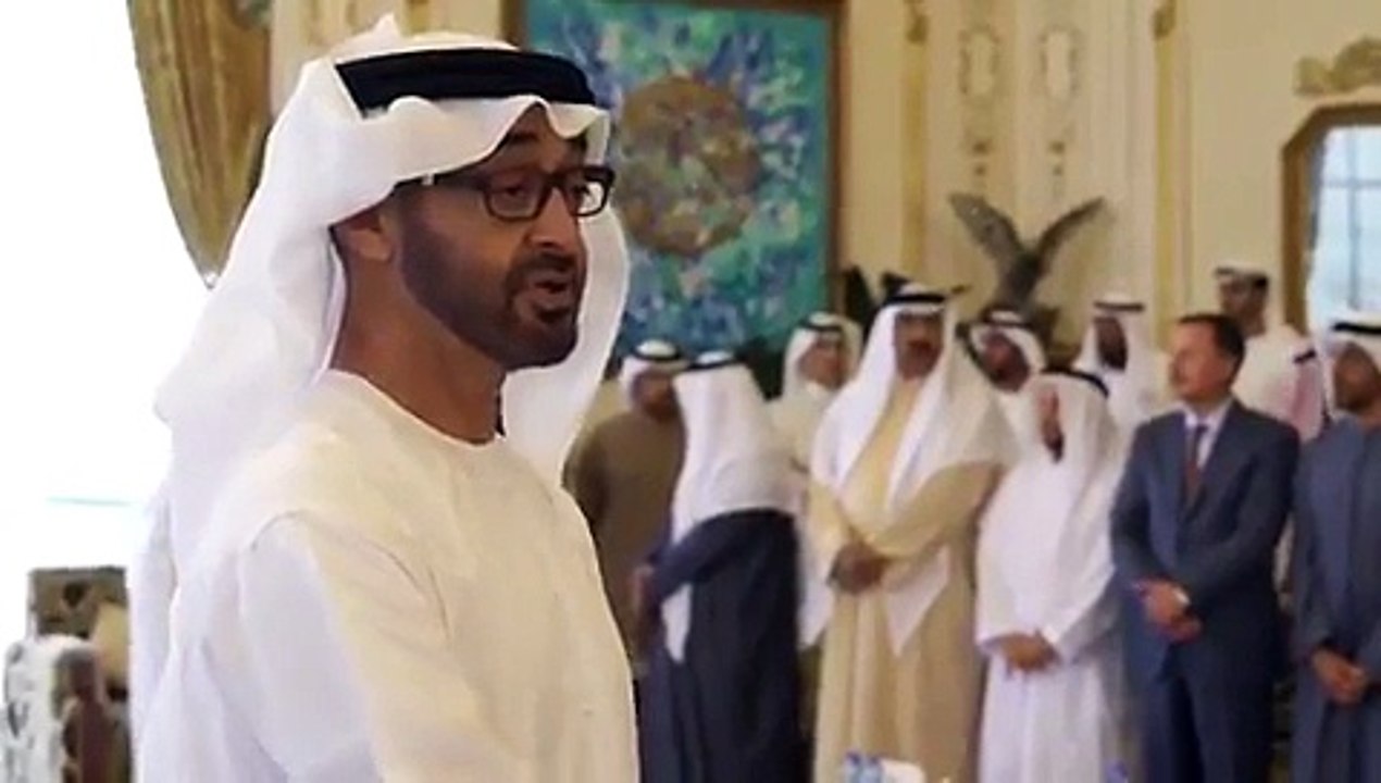 الشيخ محمد بن زايد يودِّع آسيوياً بهذه الطريقة المؤثرة: أخلاق القادة!