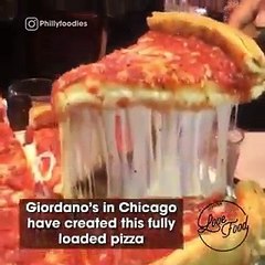 شاهدوا بالفيديو أكثر بيتزا مشبعة بالجبن في حياتك