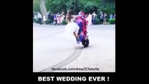 فيديو العريس يسابق العروس على الدراجة النارية في ليلة زفافهما