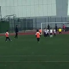 فيديو: شاهدوا هدف لابن رونالدو على طريقة والده يثير إعجاب الملايين