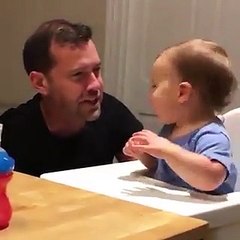 فيديو أب موهوب وطفل خفيف الظل والنتيجة رائعة