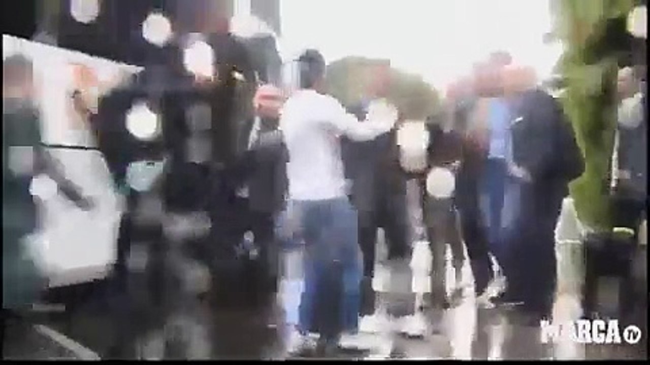 شاهد ما فعله حراس كريستيانو رونالدو مع معجب حاول التقاط سيلفي مع الدون