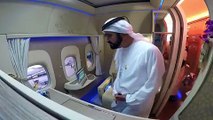 شاهد الشيخ محمد بن راشد حاكم دبي في مقصورة بوينغ 777-300 الفاخرة