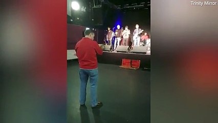 أب يودِّع طفلته قبل ساعات من وفاتها بهذه الطريقة الرومانسية: مشهد محزن