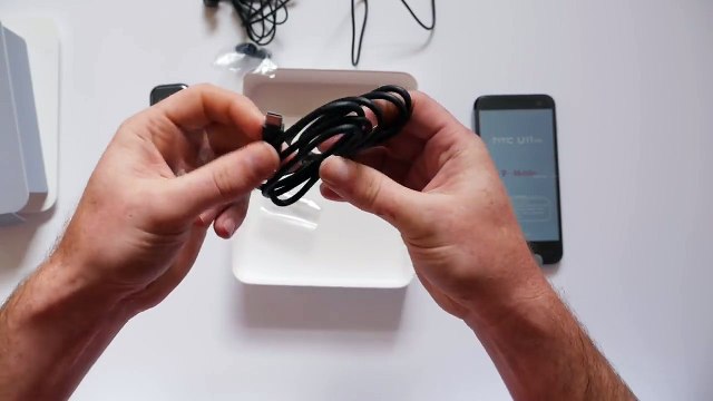 فتح صندوق هاتف شركة HTC الجديد U11 Life