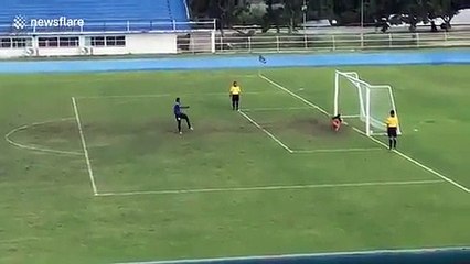فيديو: شاهدوا ركلة جزاء "على طريقة كابتن ماجد" في نهائي كأس تايلاند