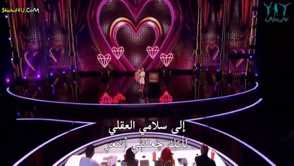 فتاة تتحدث وتغني دون أن تحرك أو تفتح فمها