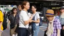 دمية تسير كالبشر في شوارع اليابان.. وهذا هو رد فعل المارة!