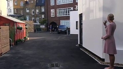 الأمير "جورج" يخطف الأنظار في أول يوم دراسي له.. فيديو وصور