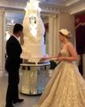 فيدي عريس يحرج عروسه ويصيبها بالذعر بسبب تصرفه المرعب خلال حفل الزفاف