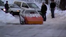 فيديو شاهد سيارة سباقات خارقة تسير لأول مرة على الثلوج!