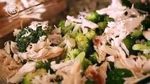 بالفيديو طريقة تحضير صينية الدجاج والبروكلي بالجبن والباشميل