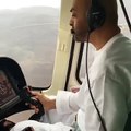 شاهد الشيخ محمد بن زايد وهو يقود طائرة
