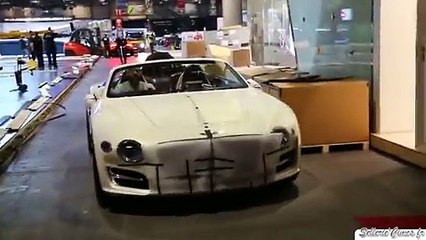 فيديو بنتلي EXP 12 Speed 6e تسير على الطرقات