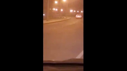 فيديو سعودية تقود سيارة ليلاً والنتيجة حادث تصادم!