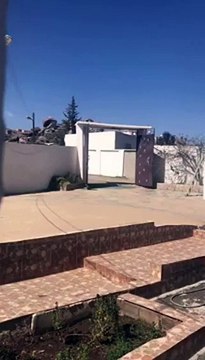 فتاة سعودية ترحب بعودة والدها من المستشفى بإطلاق الأعيرة النارية