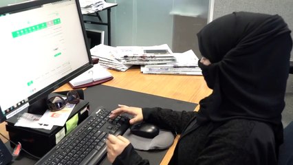 فيديو سعودية طلبت الخلع فقام الزوج بكارثة بواسطة سيارتها!