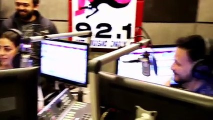 فيديو منى زكي تفشل في الإجابة على سؤال وهكذا حاولت إخفاء موقفها المحرج