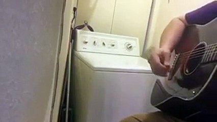 فيديو مضحك.. ديو بين شاب و"مغسلة" ?