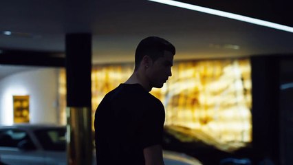 هل اشترى كريستيانو رونالدو الوحش بوغاتي شيرون؟